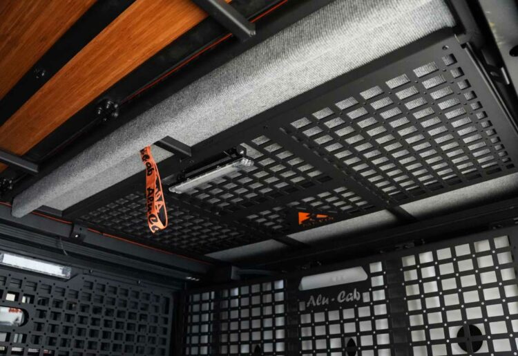 MODCAP &amp; PLAQUE MOLLE POUR CAMPER – SOUS LE LIT